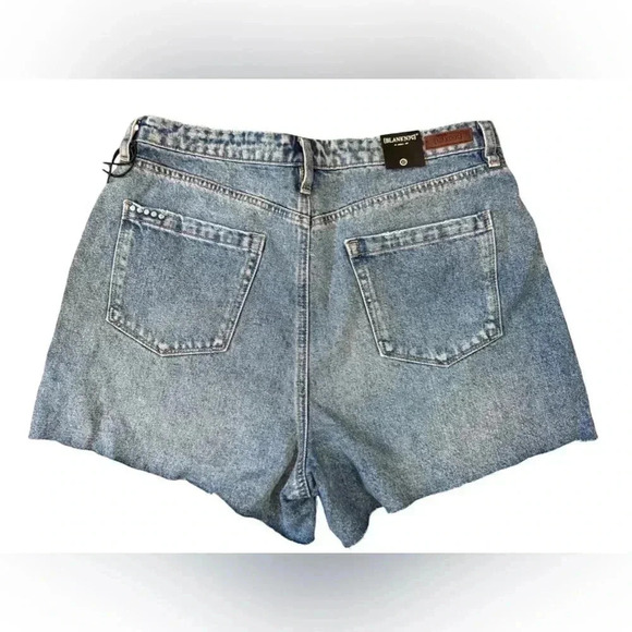 BLANK NYC | Distressed Shorts (32) - Picture 3 of 6